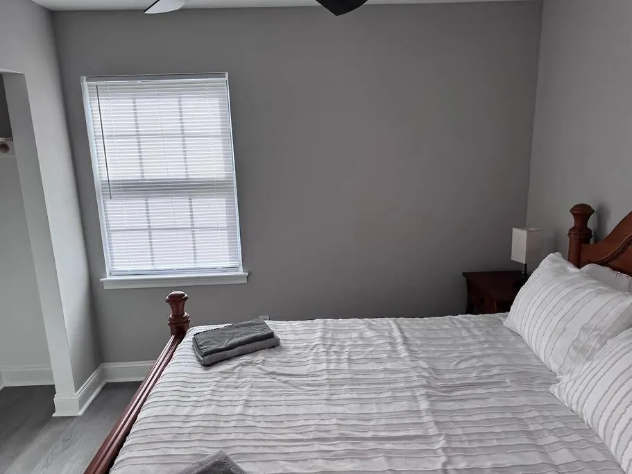 3 Bedroom Town Home Charlotte 0*,