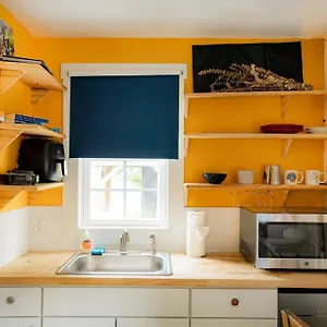 Adorable Solo-traveler Retreat Apartment